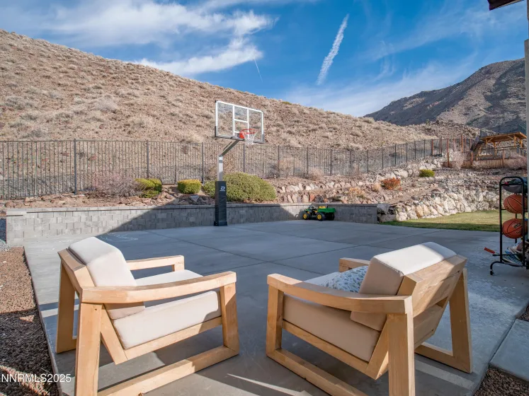 7490 Rough Rock, Reno, Nevada 89502, 4 Bedrooms Bedrooms, ,3 BathroomsBathrooms,Residential,Residential,Rough Rock,250059211