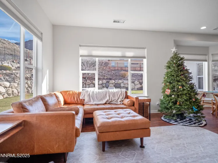 7490 Rough Rock, Reno, Nevada 89502, 4 Bedrooms Bedrooms, ,3 BathroomsBathrooms,Residential,Residential,Rough Rock,250059211