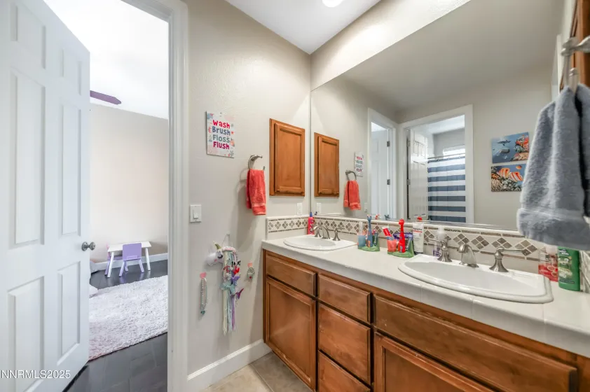 1855 Graysburg, Reno, Nevada 89523, 4 Bedrooms Bedrooms, ,5 BathroomsBathrooms,Residential,Residential,Graysburg,250059213