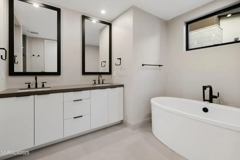 77 Caballada, Reno, Nevada 89511, 2 Bedrooms Bedrooms, ,3 BathroomsBathrooms,Residential,Residential,Caballada,250059220