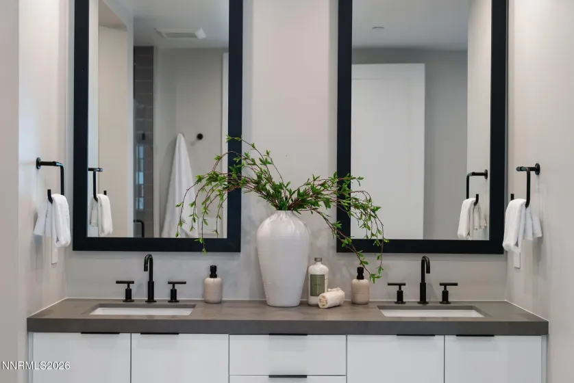 77 Caballada, Reno, Nevada 89511, 2 Bedrooms Bedrooms, ,3 BathroomsBathrooms,Residential,Residential,Caballada,250059220