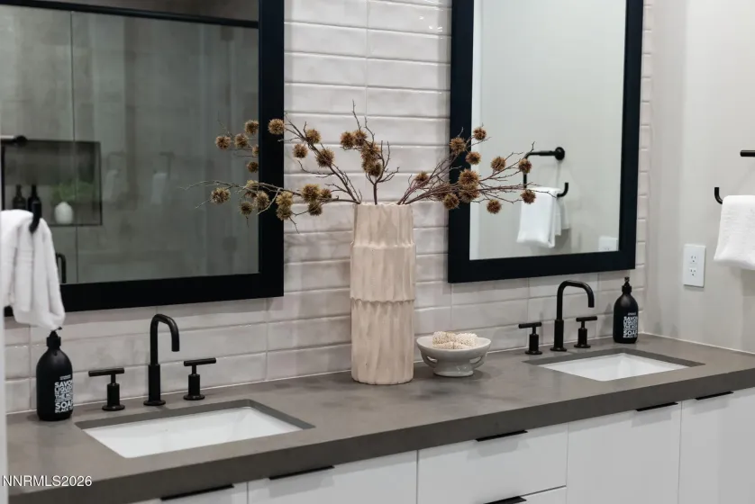 77 Caballada, Reno, Nevada 89511, 2 Bedrooms Bedrooms, ,3 BathroomsBathrooms,Residential,Residential,Caballada,250059220