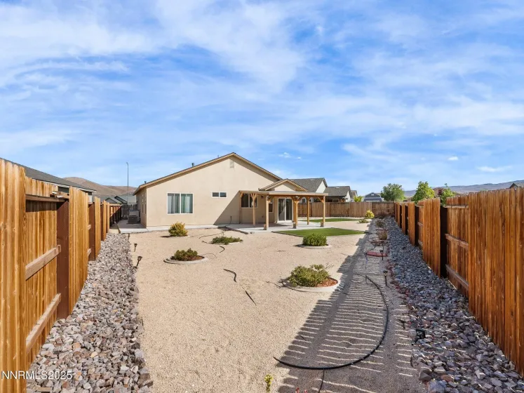 242 Red Oak, Fernley, Nevada 89408, 3 Bedrooms Bedrooms, ,2 BathroomsBathrooms,Residential,Residential,Red Oak,250053683