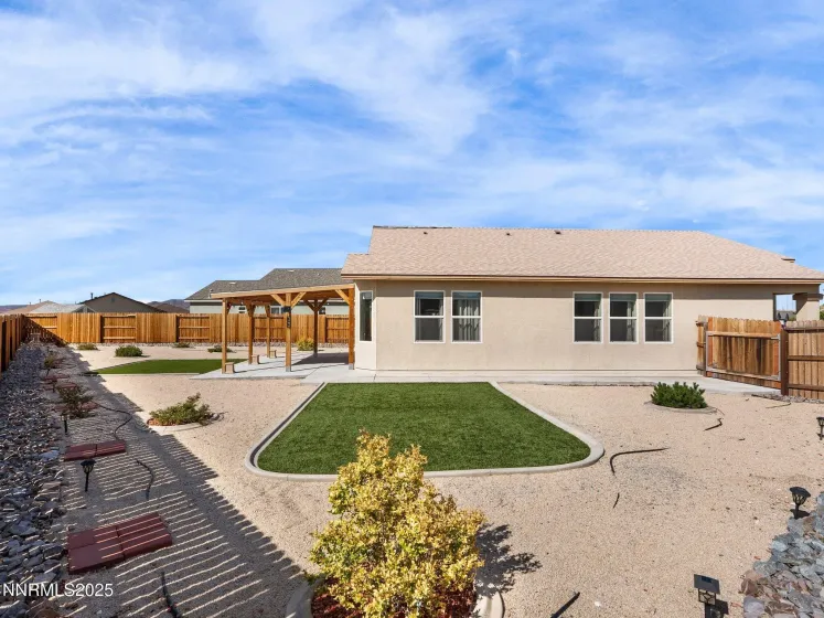 242 Red Oak, Fernley, Nevada 89408, 3 Bedrooms Bedrooms, ,2 BathroomsBathrooms,Residential,Residential,Red Oak,250053683