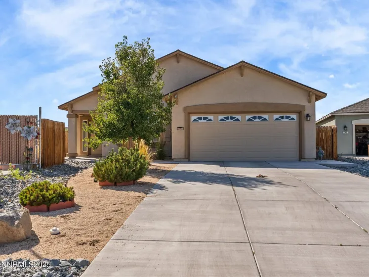 242 Red Oak, Fernley, Nevada 89408, 3 Bedrooms Bedrooms, ,2 BathroomsBathrooms,Residential,Residential,Red Oak,250053683