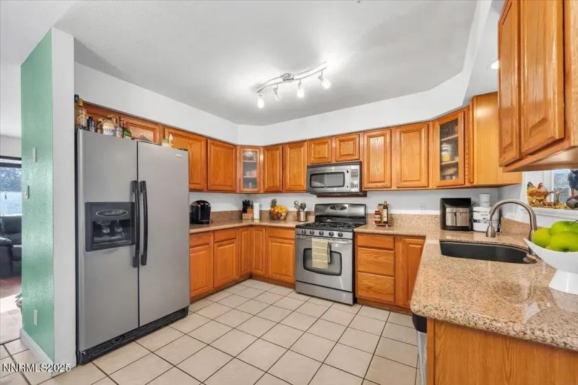 1250 Oxford, Sparks, Nevada 89431, 4 Bedrooms Bedrooms, ,2 BathroomsBathrooms,Residential,Residential,Oxford,250059222