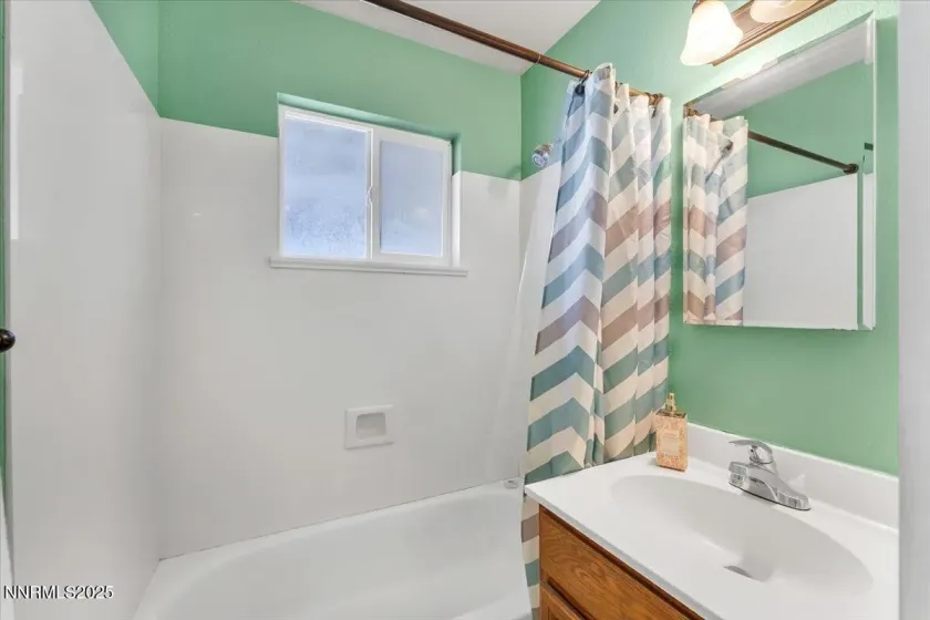 1250 Oxford, Sparks, Nevada 89431, 4 Bedrooms Bedrooms, ,2 BathroomsBathrooms,Residential,Residential,Oxford,250059222