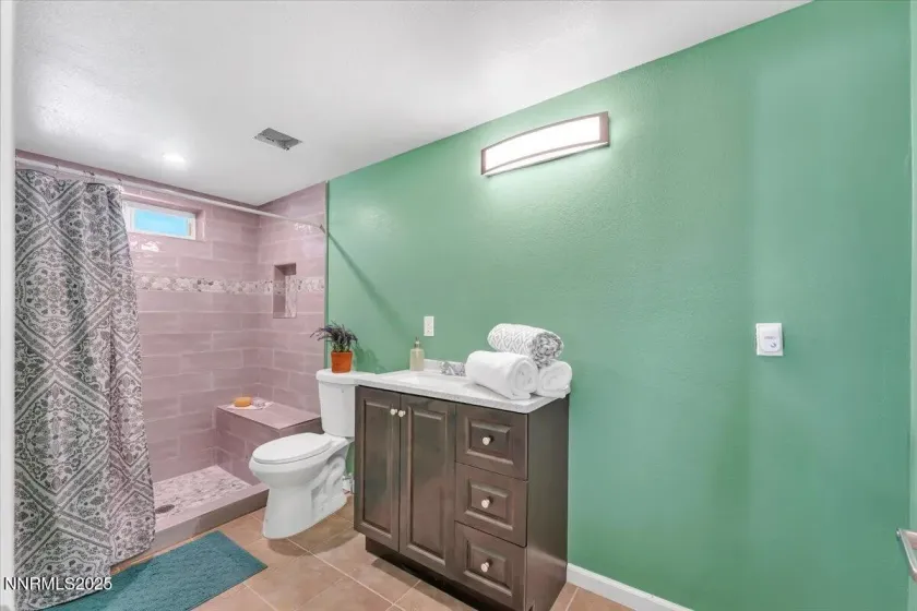 1250 Oxford, Sparks, Nevada 89431, 4 Bedrooms Bedrooms, ,2 BathroomsBathrooms,Residential,Residential,Oxford,250059222