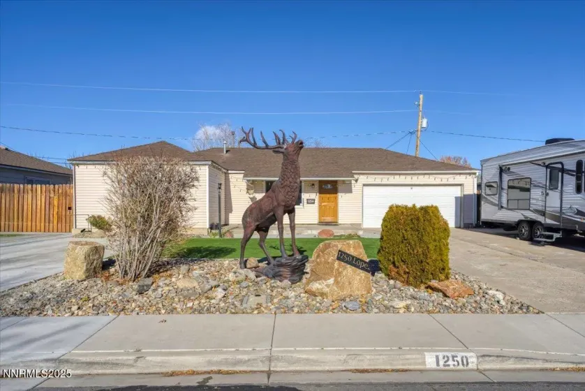 1250 Oxford, Sparks, Nevada 89431, 4 Bedrooms Bedrooms, ,2 BathroomsBathrooms,Residential,Residential,Oxford,250059222