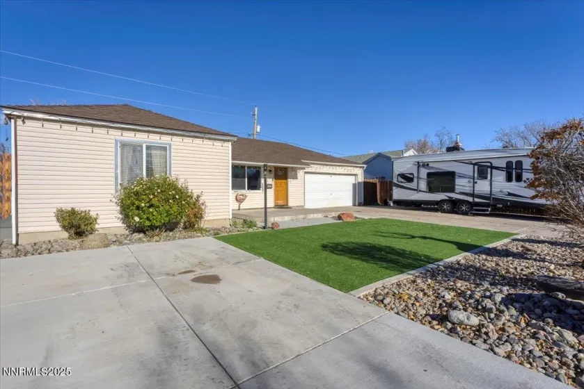 1250 Oxford, Sparks, Nevada 89431, 4 Bedrooms Bedrooms, ,2 BathroomsBathrooms,Residential,Residential,Oxford,250059222