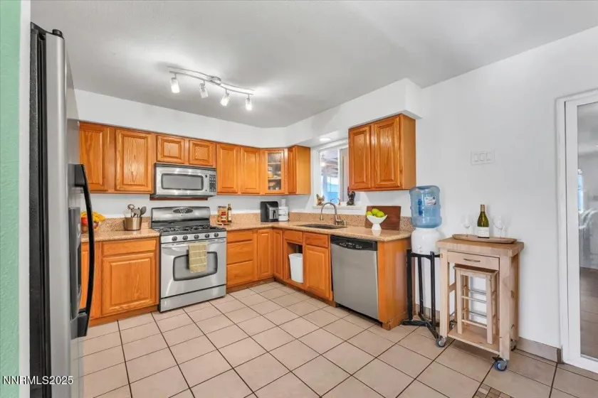 1250 Oxford, Sparks, Nevada 89431, 4 Bedrooms Bedrooms, ,2 BathroomsBathrooms,Residential,Residential,Oxford,250059222