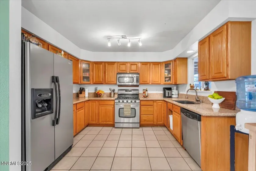 1250 Oxford, Sparks, Nevada 89431, 4 Bedrooms Bedrooms, ,2 BathroomsBathrooms,Residential,Residential,Oxford,250059222