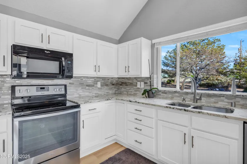 25 El Caballo, Sparks, Nevada 89441, 3 Bedrooms Bedrooms, ,2 BathroomsBathrooms,Residential,Residential,El Caballo,250059223