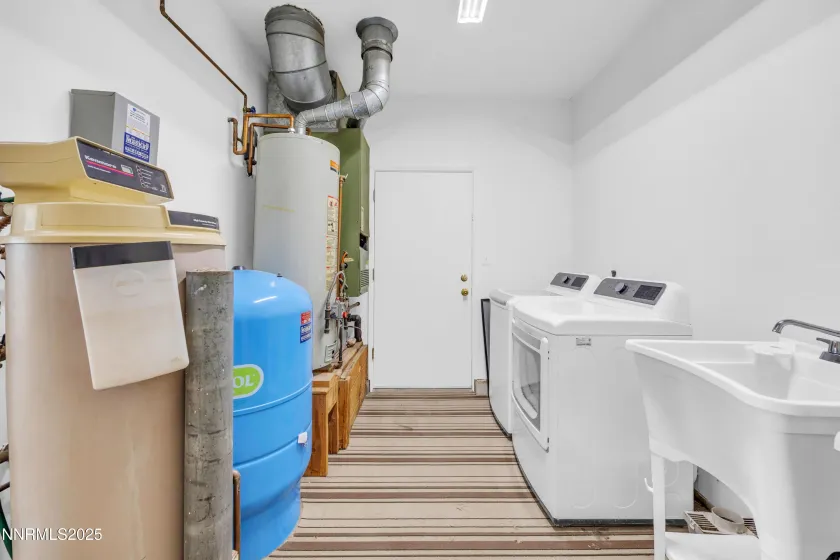 25 El Caballo, Sparks, Nevada 89441, 3 Bedrooms Bedrooms, ,2 BathroomsBathrooms,Residential,Residential,El Caballo,250059223