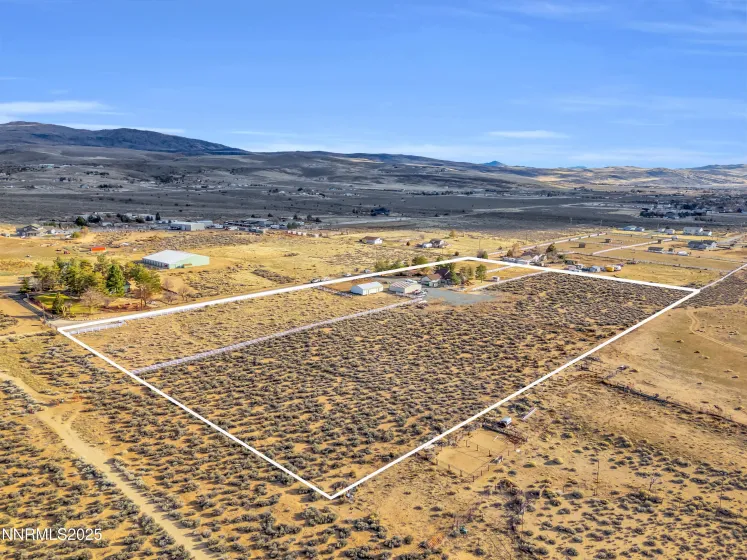 25 El Caballo, Sparks, Nevada 89441, 3 Bedrooms Bedrooms, ,2 BathroomsBathrooms,Residential,Residential,El Caballo,250059223