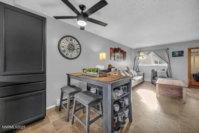 284 Smithridge, Reno, Nevada 89502, 2 Bedrooms Bedrooms, ,2 BathroomsBathrooms,Residential,Residential,Smithridge,250059225