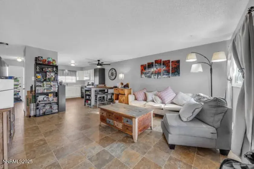 284 Smithridge, Reno, Nevada 89502, 2 Bedrooms Bedrooms, ,2 BathroomsBathrooms,Residential,Residential,Smithridge,250059225