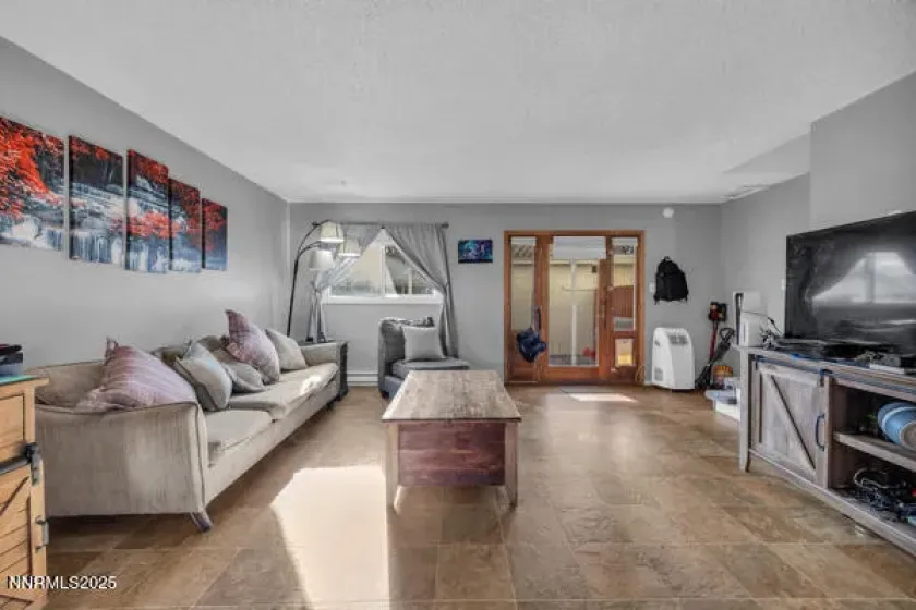 284 Smithridge, Reno, Nevada 89502, 2 Bedrooms Bedrooms, ,2 BathroomsBathrooms,Residential,Residential,Smithridge,250059225