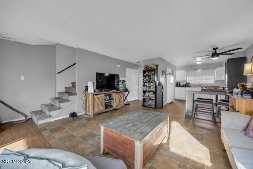 284 Smithridge, Reno, Nevada 89502, 2 Bedrooms Bedrooms, ,2 BathroomsBathrooms,Residential,Residential,Smithridge,250059225