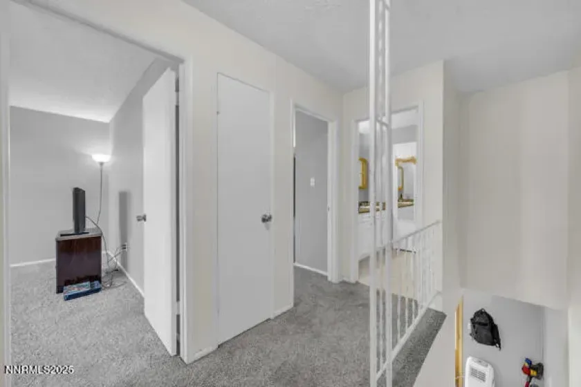 284 Smithridge, Reno, Nevada 89502, 2 Bedrooms Bedrooms, ,2 BathroomsBathrooms,Residential,Residential,Smithridge,250059225