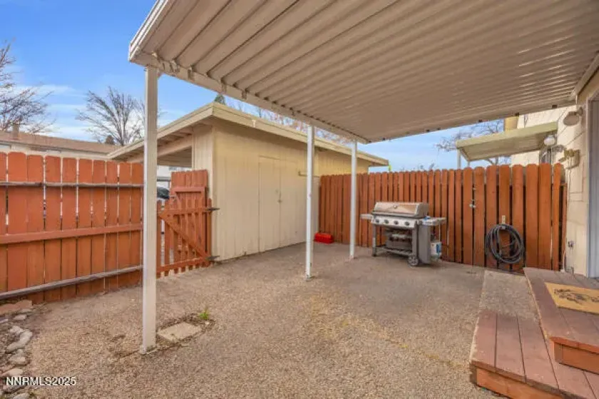 284 Smithridge, Reno, Nevada 89502, 2 Bedrooms Bedrooms, ,2 BathroomsBathrooms,Residential,Residential,Smithridge,250059225