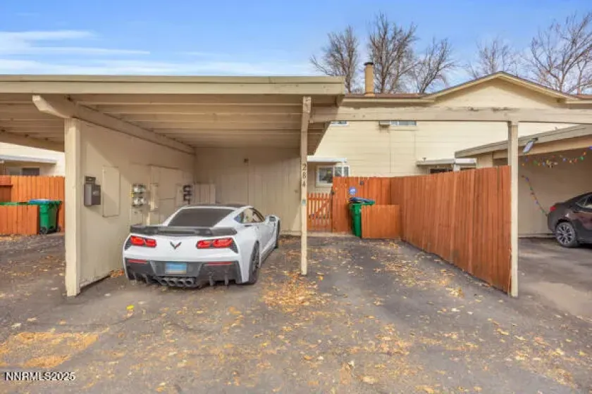 284 Smithridge, Reno, Nevada 89502, 2 Bedrooms Bedrooms, ,2 BathroomsBathrooms,Residential,Residential,Smithridge,250059225