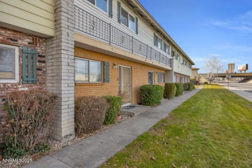 284 Smithridge, Reno, Nevada 89502, 2 Bedrooms Bedrooms, ,2 BathroomsBathrooms,Residential,Residential,Smithridge,250059225