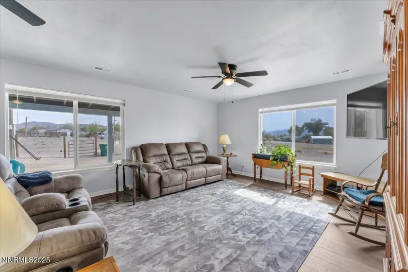 4895 Cheyenne, Stagecoach, Nevada 89429, 2 Bedrooms Bedrooms, ,1 BathroomBathrooms,Residential,Residential,Cheyenne,250059228