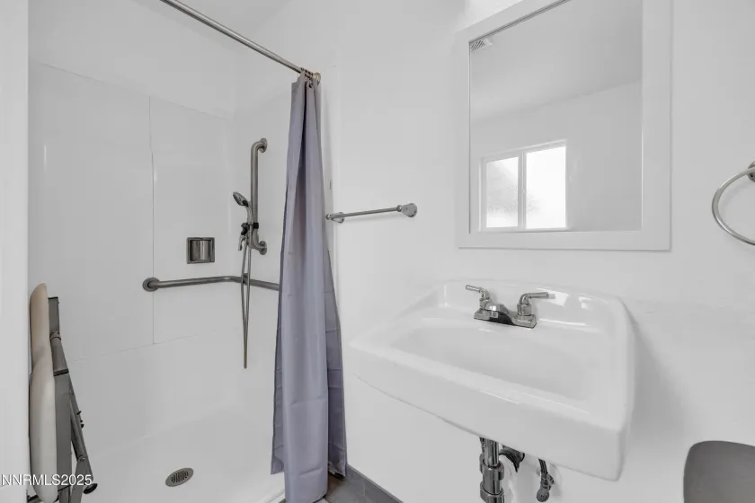 812 F, Fernley, Nevada 89408, 3 Bedrooms Bedrooms, ,2 BathroomsBathrooms,Residential,Residential,F,250059232