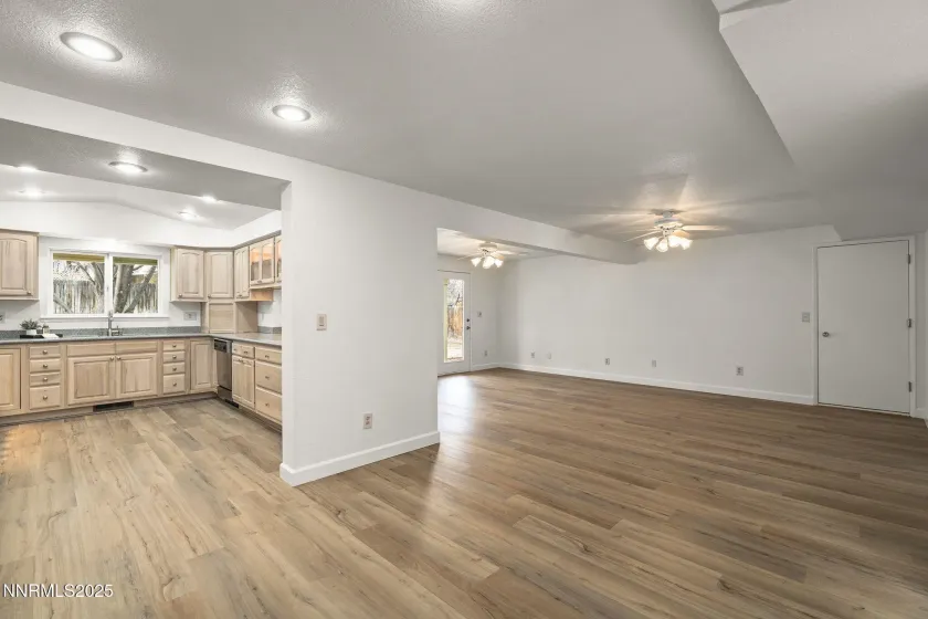 6875 Pah Rah, Sparks, Nevada 89436, 3 Bedrooms Bedrooms, ,3 BathroomsBathrooms,Residential,Residential,Pah Rah,250059233