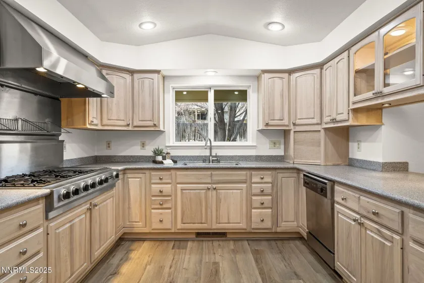 6875 Pah Rah, Sparks, Nevada 89436, 3 Bedrooms Bedrooms, ,3 BathroomsBathrooms,Residential,Residential,Pah Rah,250059233