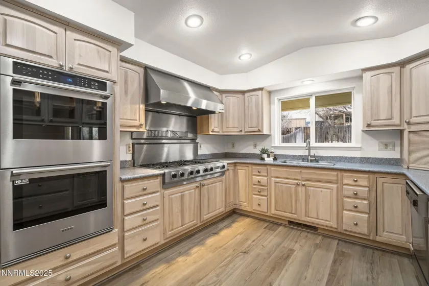 6875 Pah Rah, Sparks, Nevada 89436, 3 Bedrooms Bedrooms, ,3 BathroomsBathrooms,Residential,Residential,Pah Rah,250059233