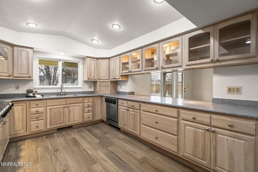 6875 Pah Rah, Sparks, Nevada 89436, 3 Bedrooms Bedrooms, ,3 BathroomsBathrooms,Residential,Residential,Pah Rah,250059233