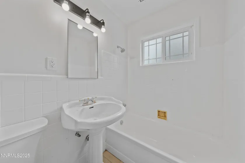 343 Richards, Sparks, Nevada 89431, 3 Bedrooms Bedrooms, ,1 BathroomBathrooms,Residential,Residential,Richards,250059234