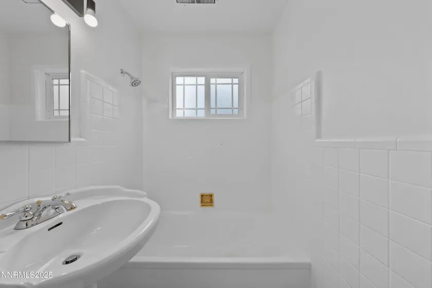 343 Richards, Sparks, Nevada 89431, 3 Bedrooms Bedrooms, ,1 BathroomBathrooms,Residential,Residential,Richards,250059234