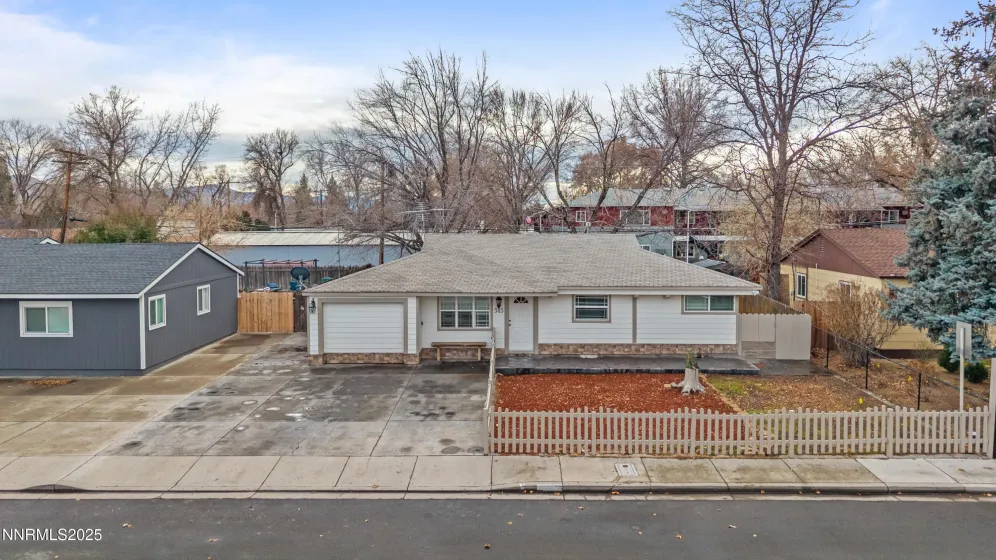 343 Richards, Sparks, Nevada 89431, 3 Bedrooms Bedrooms, ,1 BathroomBathrooms,Residential,Residential,Richards,250059234