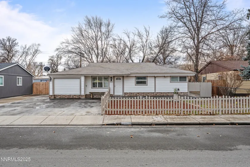343 Richards, Sparks, Nevada 89431, 3 Bedrooms Bedrooms, ,1 BathroomBathrooms,Residential,Residential,Richards,250059234