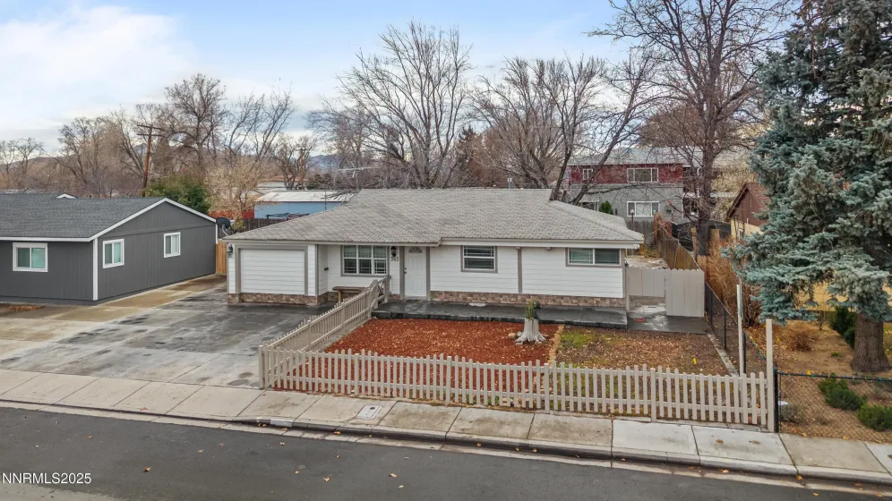 343 Richards, Sparks, Nevada 89431, 3 Bedrooms Bedrooms, ,1 BathroomBathrooms,Residential,Residential,Richards,250059234