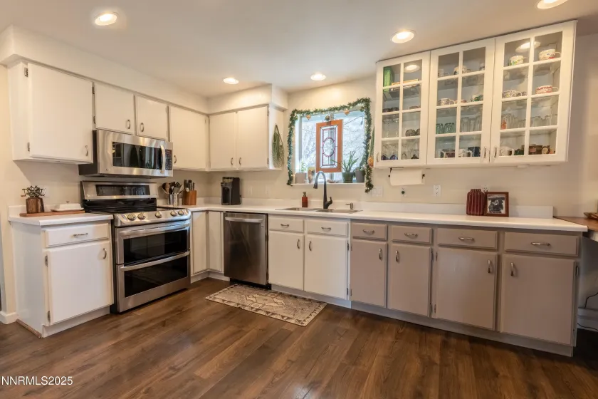 2860 Santa Ana, Reno, Nevada 89502, 3 Bedrooms Bedrooms, ,3 BathroomsBathrooms,Residential,Residential,Santa Ana,250059249