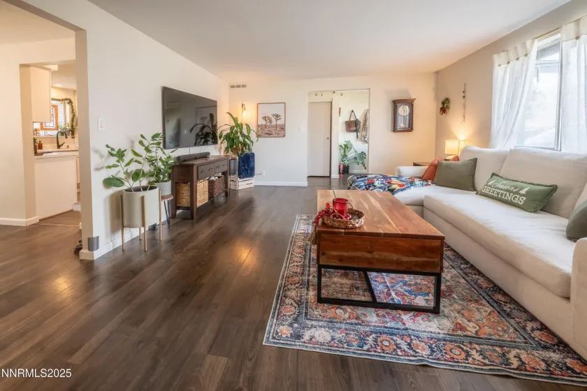 2860 Santa Ana, Reno, Nevada 89502, 3 Bedrooms Bedrooms, ,3 BathroomsBathrooms,Residential,Residential,Santa Ana,250059249