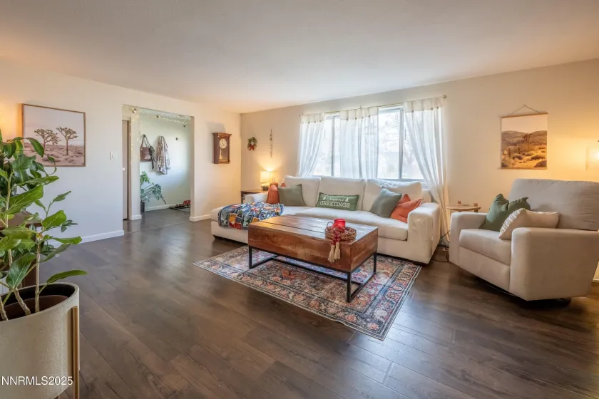 2860 Santa Ana, Reno, Nevada 89502, 3 Bedrooms Bedrooms, ,3 BathroomsBathrooms,Residential,Residential,Santa Ana,250059249