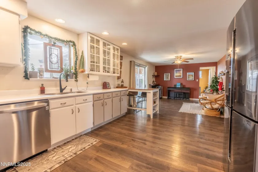 2860 Santa Ana, Reno, Nevada 89502, 3 Bedrooms Bedrooms, ,3 BathroomsBathrooms,Residential,Residential,Santa Ana,250059249