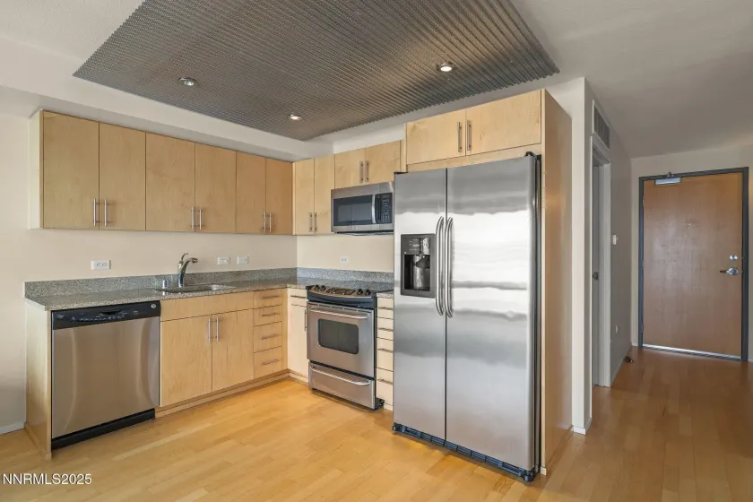 255 Sierra, Reno, Nevada 89501, ,1 BathroomBathrooms,Residential,Residential,Sierra,250059252