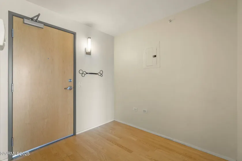 255 Sierra, Reno, Nevada 89501, ,1 BathroomBathrooms,Residential,Residential,Sierra,250059252