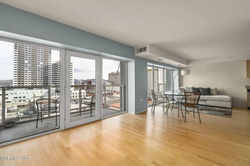 255 Sierra, Reno, Nevada 89501, ,1 BathroomBathrooms,Residential,Residential,Sierra,250059252