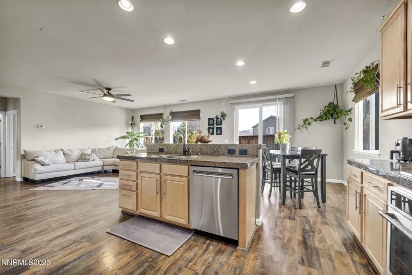 11200 Parma, Reno, Nevada 89521, 4 Bedrooms Bedrooms, ,3 BathroomsBathrooms,Residential,Residential,Parma,250059253