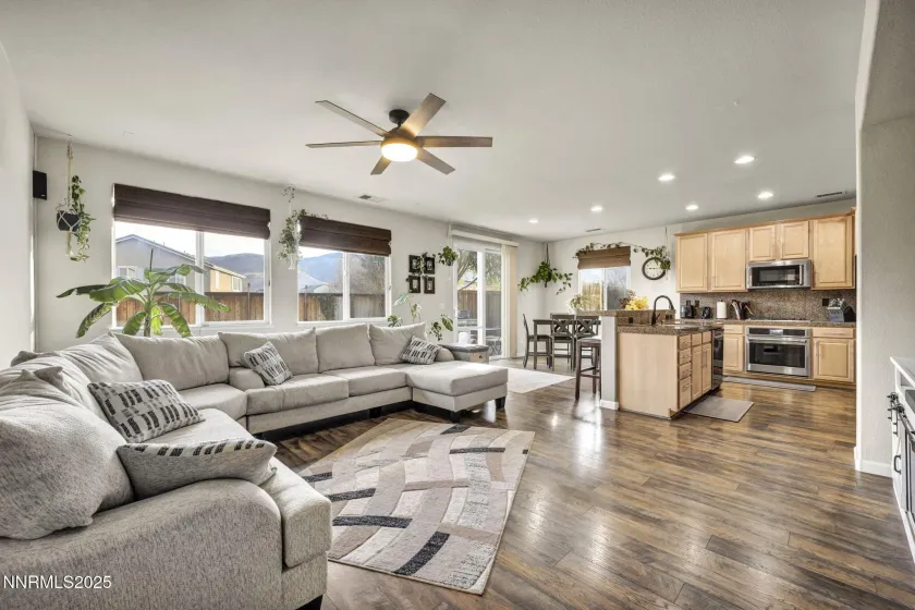 11200 Parma, Reno, Nevada 89521, 4 Bedrooms Bedrooms, ,3 BathroomsBathrooms,Residential,Residential,Parma,250059253