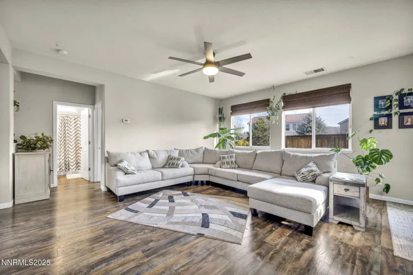 11200 Parma, Reno, Nevada 89521, 4 Bedrooms Bedrooms, ,3 BathroomsBathrooms,Residential,Residential,Parma,250059253