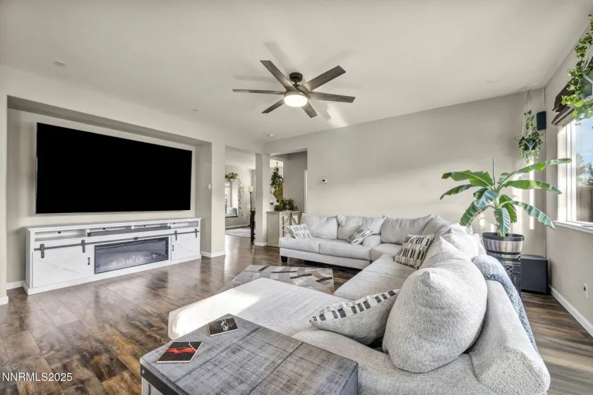 11200 Parma, Reno, Nevada 89521, 4 Bedrooms Bedrooms, ,3 BathroomsBathrooms,Residential,Residential,Parma,250059253