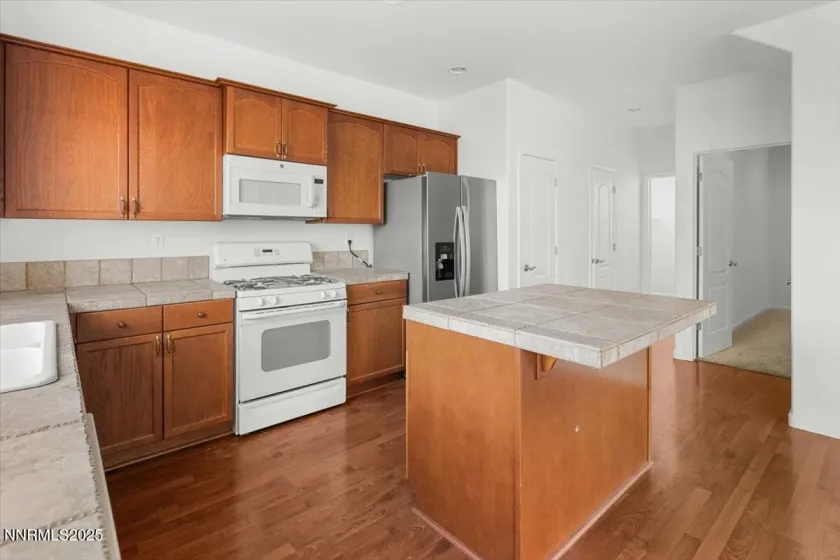 1710 Short Oak, Fernley, Nevada 89408, 4 Bedrooms Bedrooms, ,3 BathroomsBathrooms,Residential,Residential,Short Oak,250059263